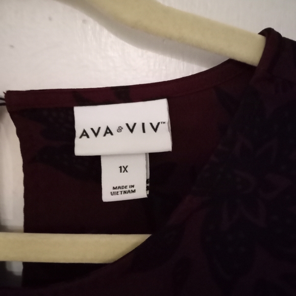 Short sleeve blouse with draping back - Picture 3 of 3